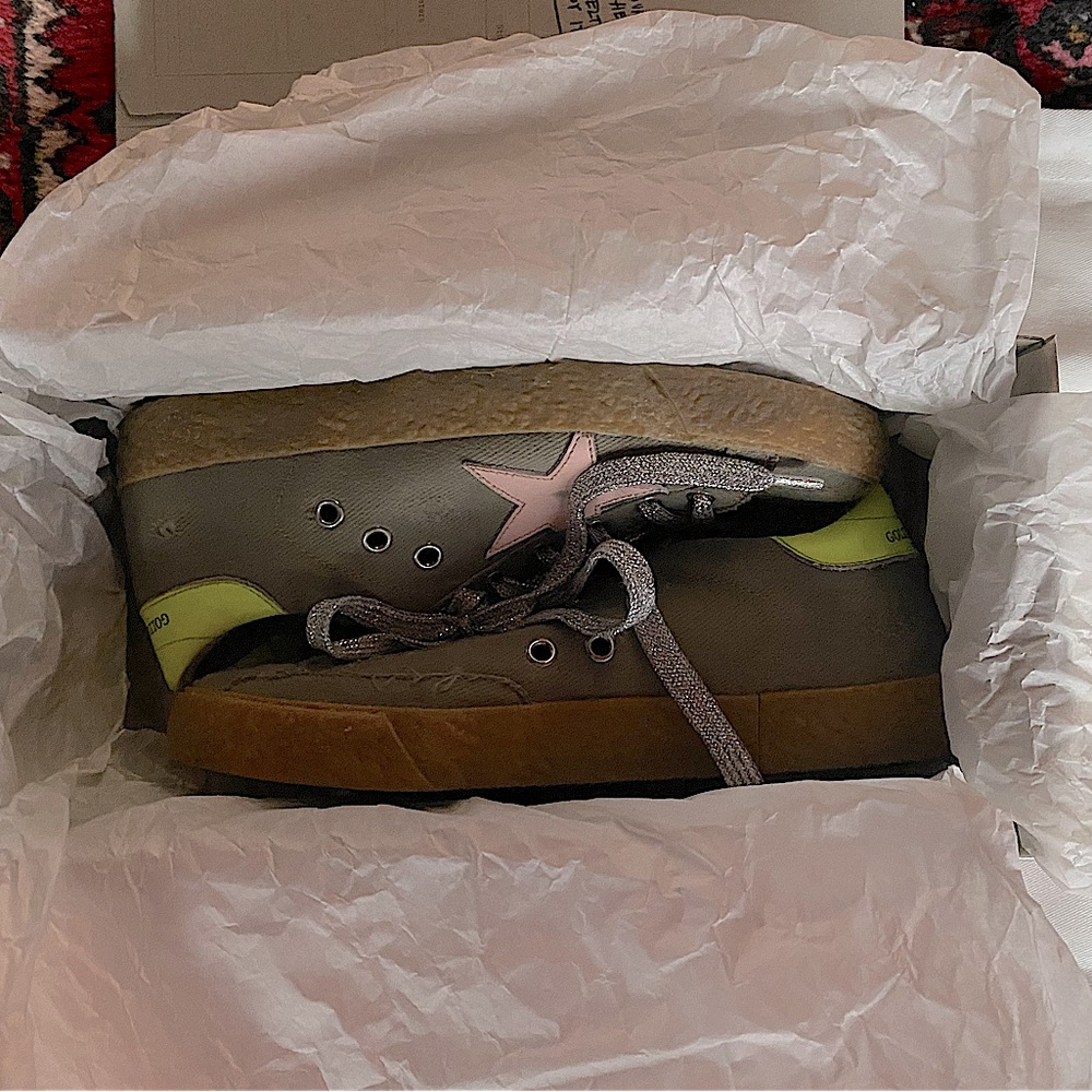 AUTHENTIC Golden Goose Super Star Canvas Sneakers, size 37.